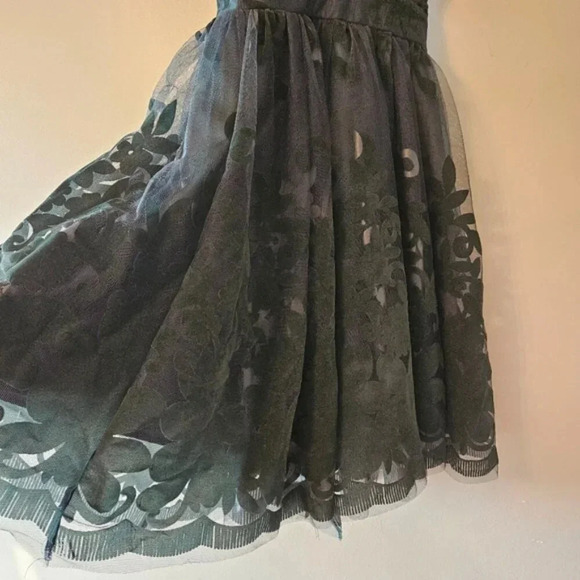 Luxxel Tulle Velvet Floral Spaghetti Strap Open Back Mini Dress Dark Green Small - Picture 7 of 10